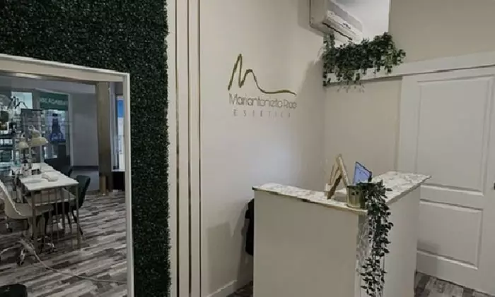 Sesión de microblading o micropigmentación en cejas, eyeliner o labios