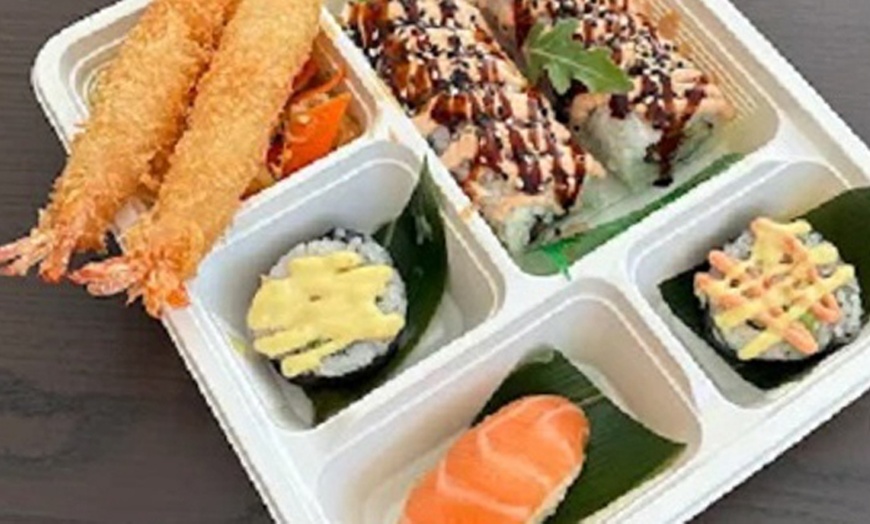 Image 10: Menú asiático para 2 personas 