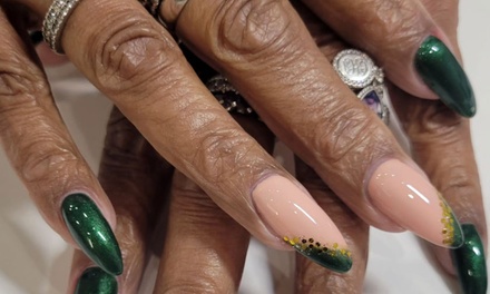 Classic Manicure - Clawed By Carrie