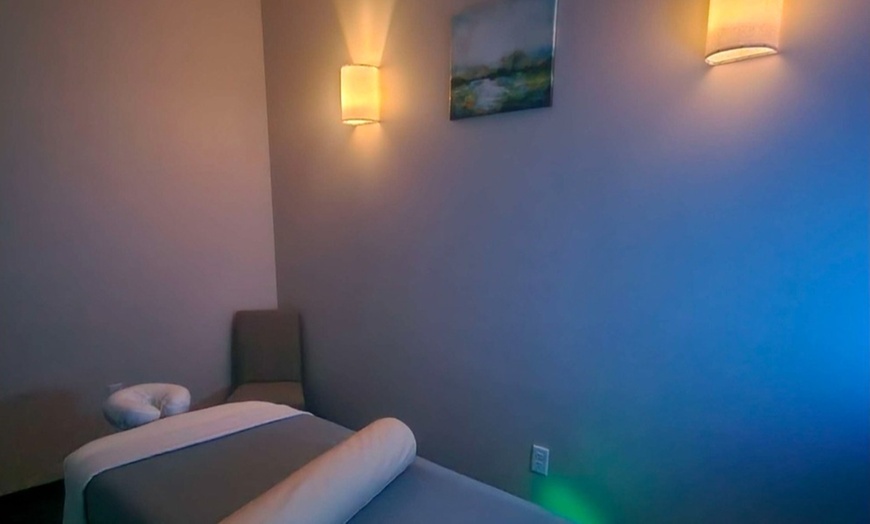Image 4: 60-Min or 90-Min Deep Tissue Massage with Mask or Aromatherapy