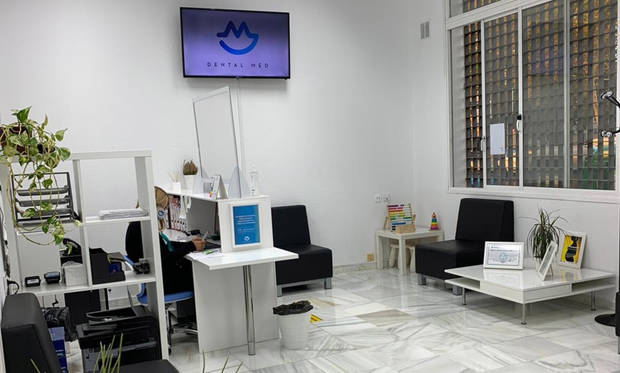 Image 4: Limpieza dental y blanqueamiento