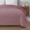 Image 22: Italian 4-Season Two-Tone Hypoallergenic Quilt
