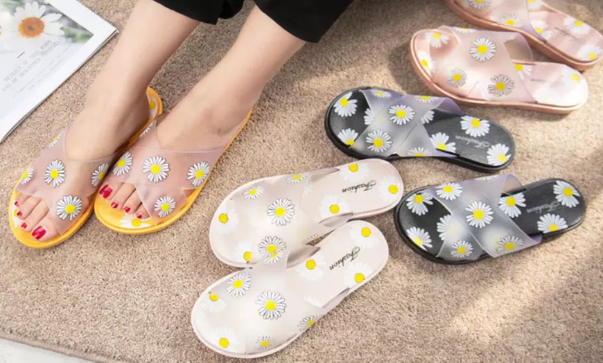 Image 1: Paire de sandales avec motifs à fleurs