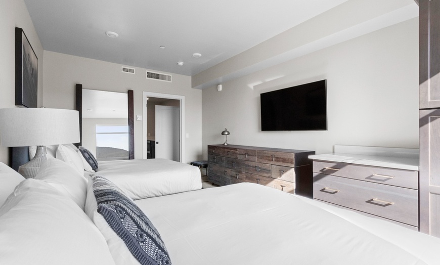 Image 9: Member Pricing: 4* Mountain Resort in Park City with Sweeping Views 
