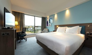 Edinburgh: Room for Two with Prosecco 