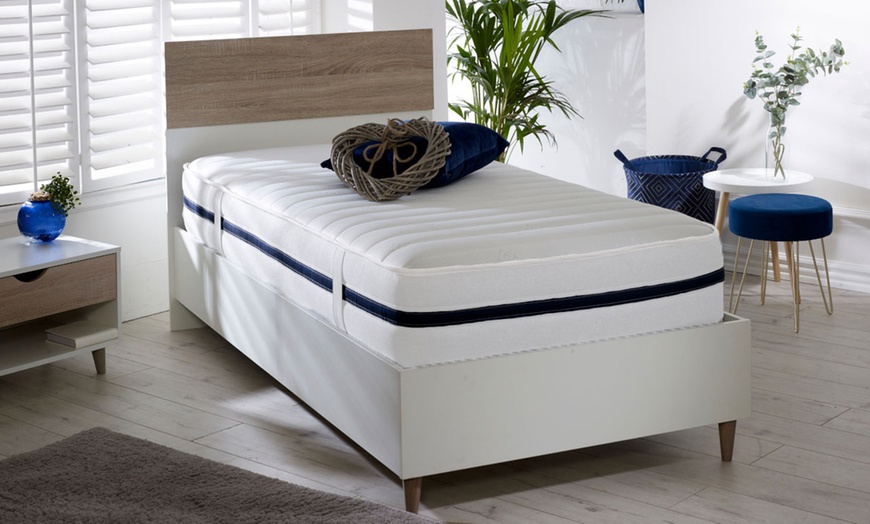 Image 8: Skylark 9-Inch-Deep All Foam Mattress