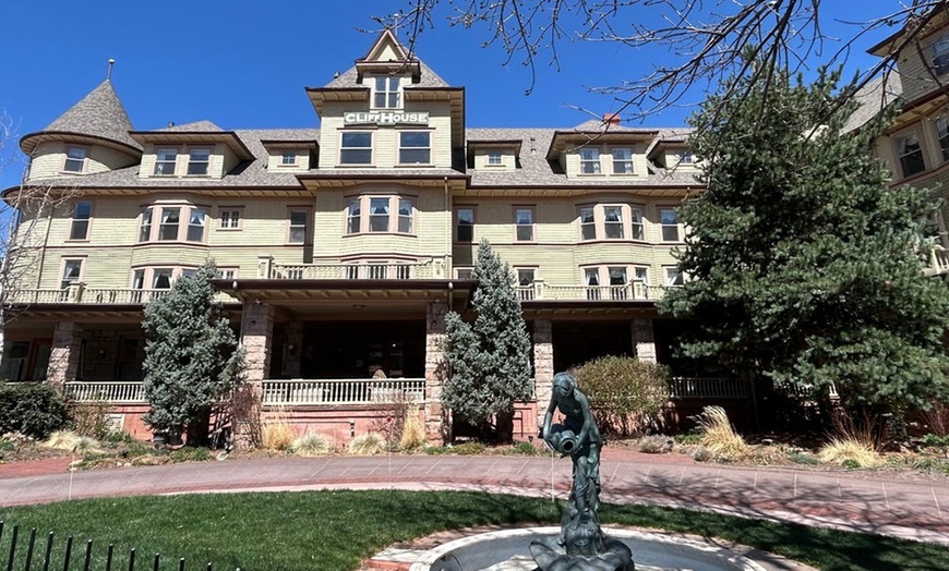Image 4: Guided Tours of Manitou Springs' Landmarks