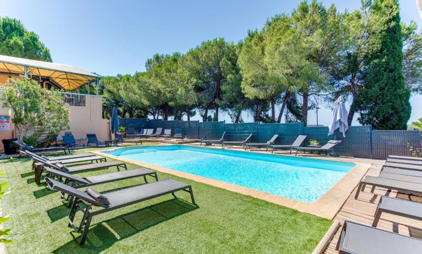 Image 3: Proche Cannes : 1 ou 2 nuits en chambre double, option petit-déjeuner