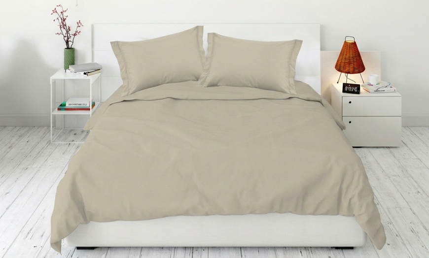 Image 7: Parure copripiumino matrimoniale in 100% raso di cotone Made in Italy