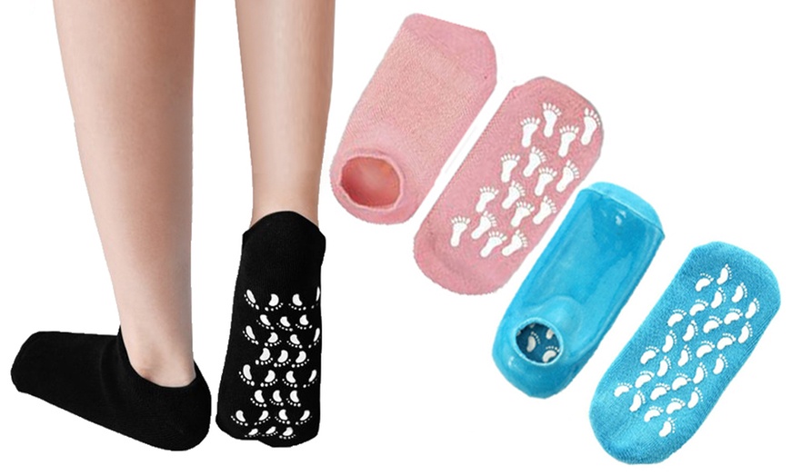 Image 1: Moisturising Gel Socks