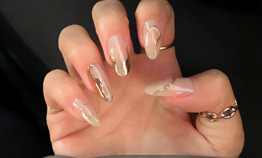 Image 3: Manicura, pedicura o manipedicura clásica o luxury con diseño de 1 uña