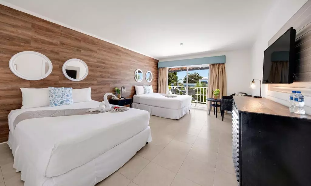 ✈5-Night Panama Vacation with Air & Hotels from Travel by Jen