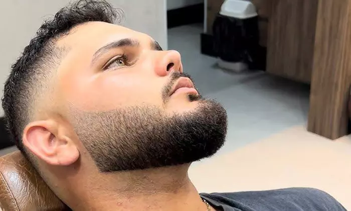 Sesión de peluquería para caballero con corte o con arreglo de barba