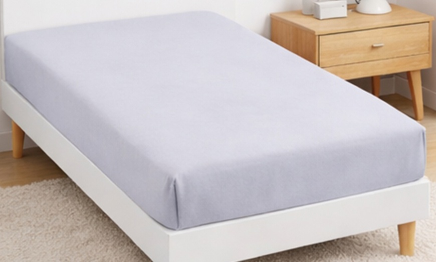 Image 3: Set lenzuola con angoli in microfibra