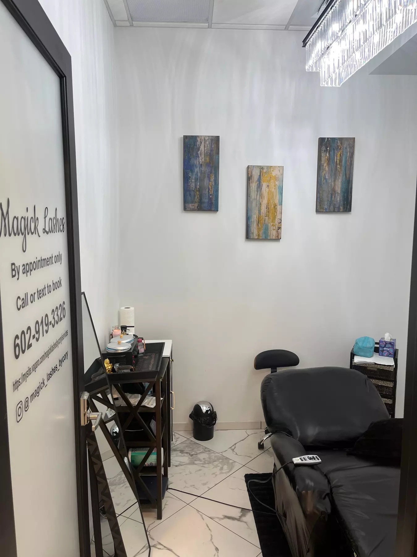 One Set of Classic/Hybrid/Volume Extensions + 2 Week Fill Option