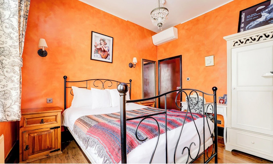 Image 12: London: Standard / Superior Double Room for Two with Breakfast