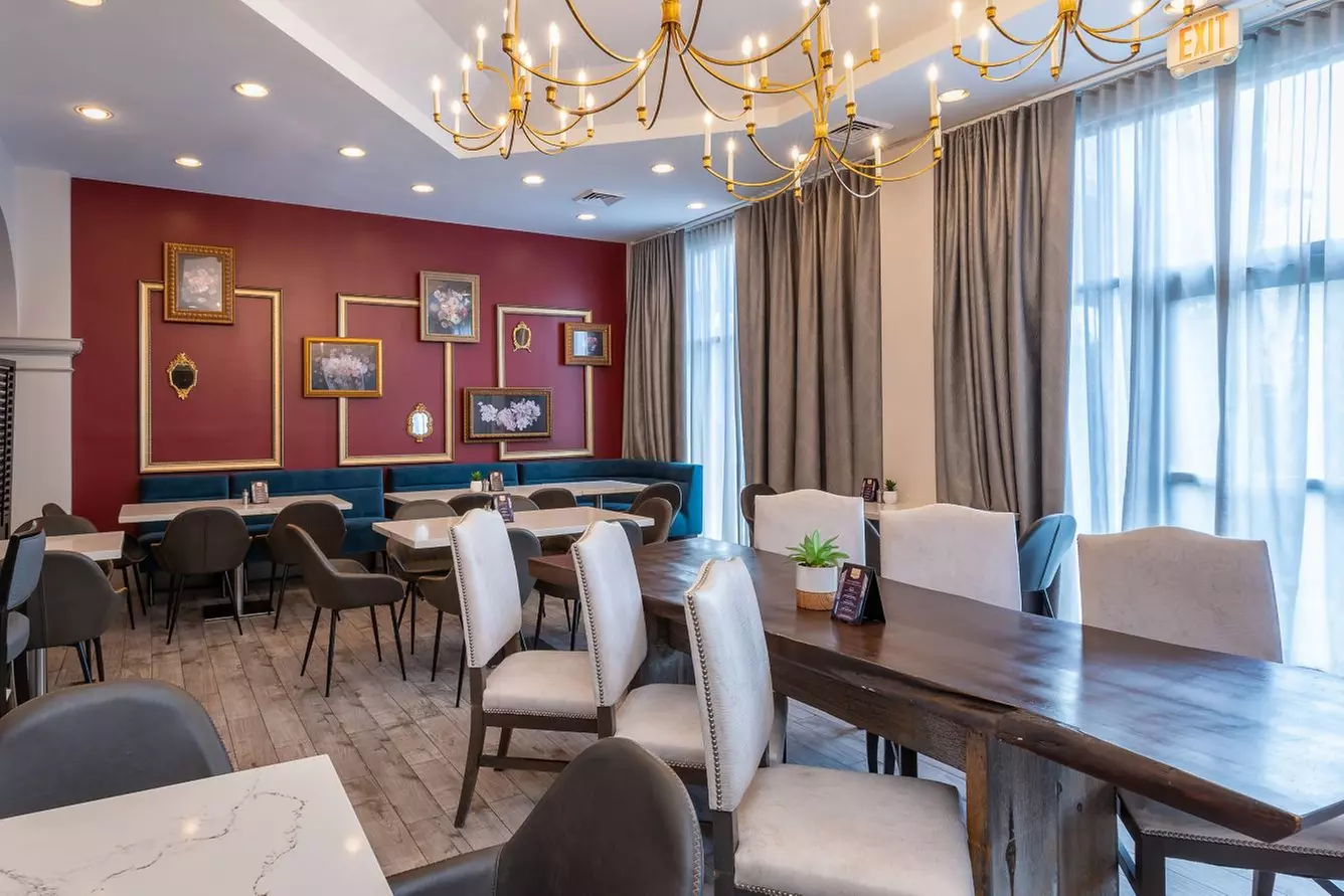 Member Pricing: 4-Star Hotel in Orlando Near Universal Boulevard 
