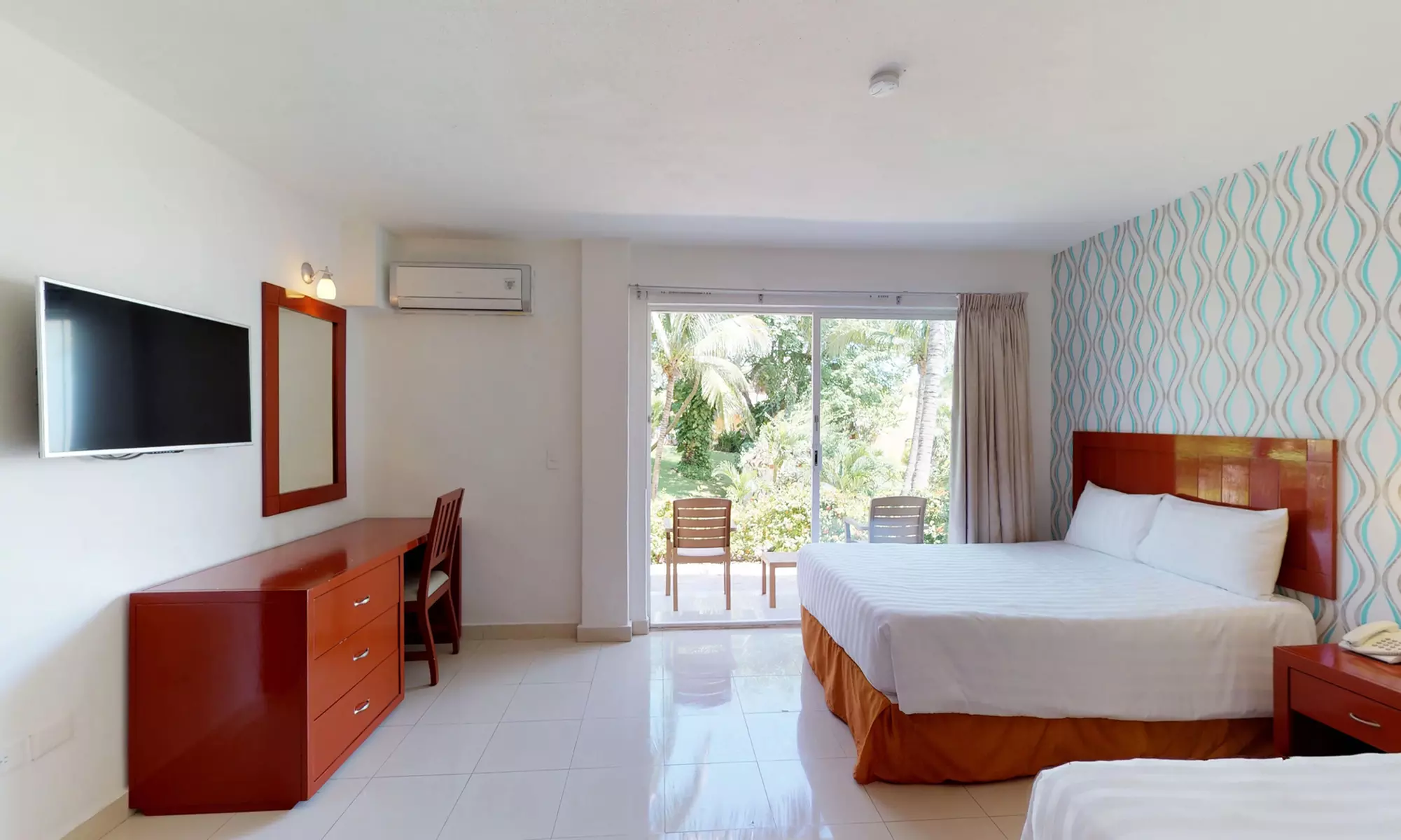 ✈ 4-Night All-Incl. Cancún Vacation with Air