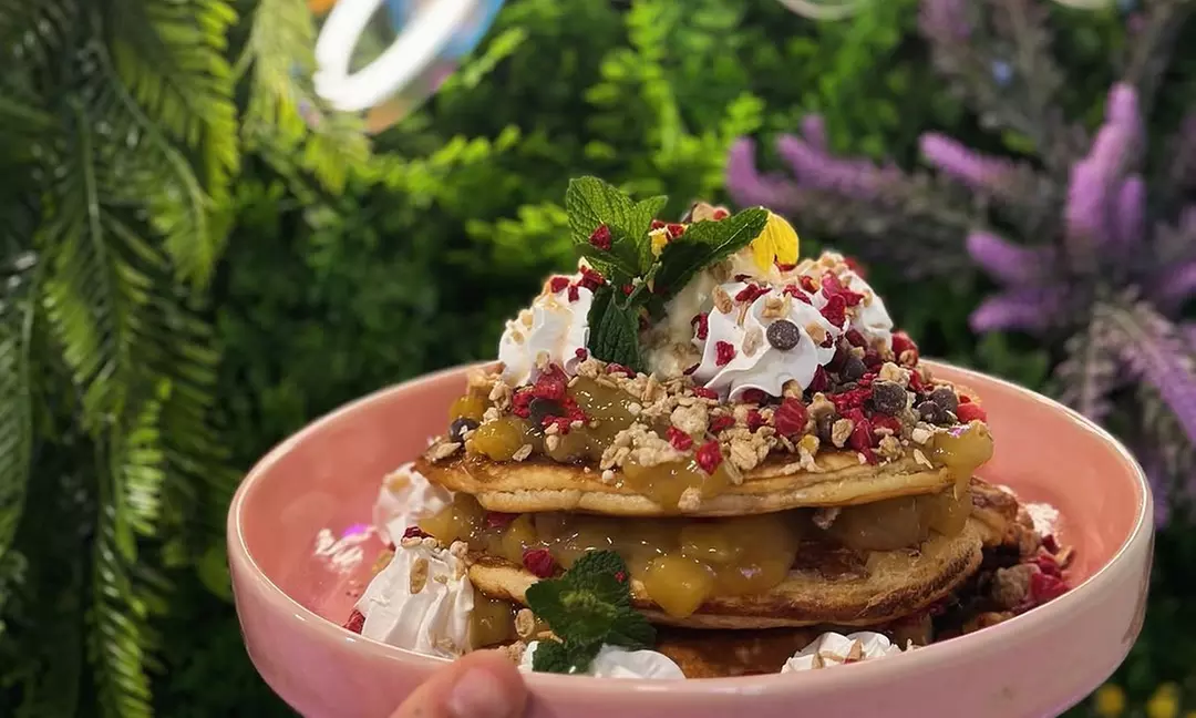 Menú internacional para 2 personas con entrante, postre y bebida