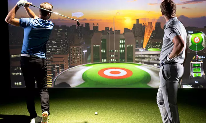 Enjoy Your Game: 30-Min or 60-Min Peak or Non-Peak Golf Simulator Bay
