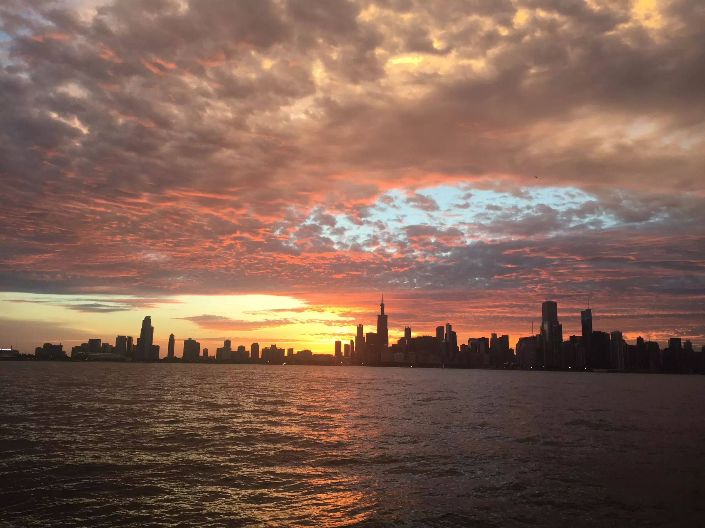 2-Hour Private Boat Tour for Six People with Fireworks and More