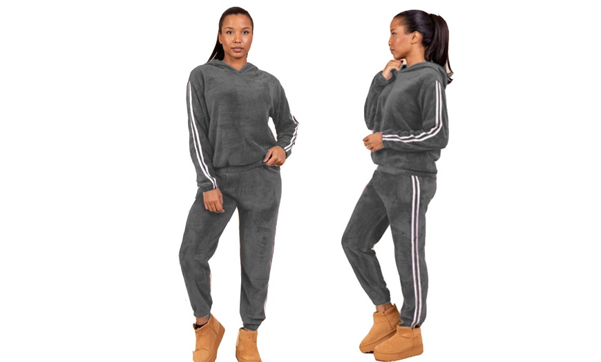 Image 7: Soft Touch Velour Hooded Loungewear Suit