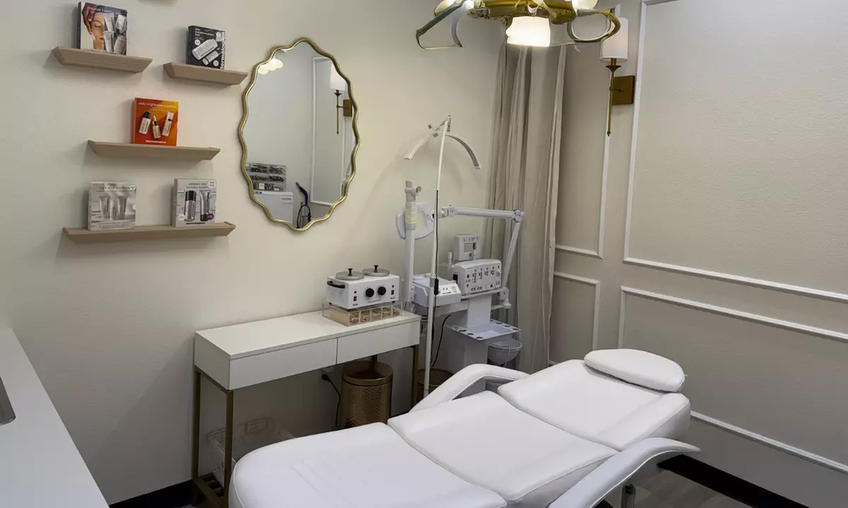 Smooth Full Legs and Arms Waxing Sessions