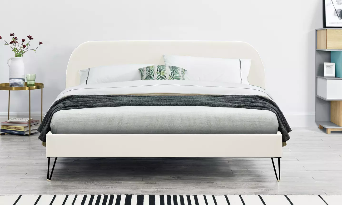 Lit velours "Garbera" 140 x 190 cm ou 160 x 200 cm de Kocoon