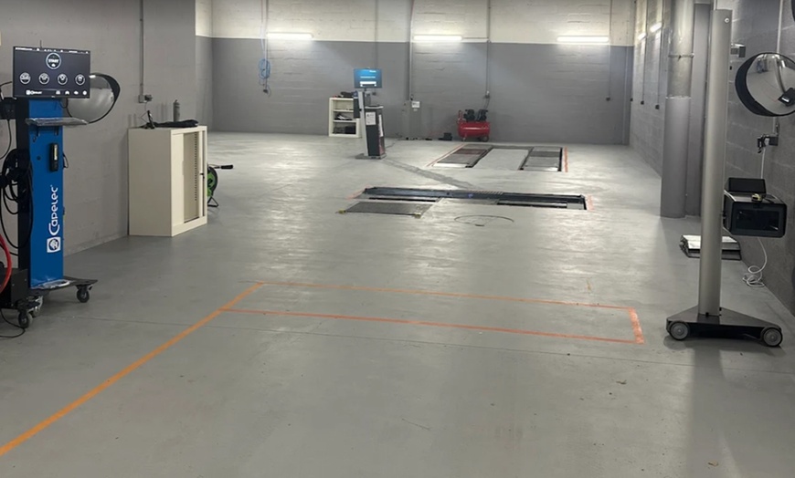 Image 2: Faites contrôler votre véhicule par des experts à Osny