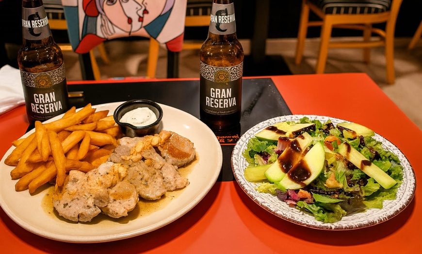 Image 2: Menú "Tonteo" o "Tentación" para 2 con postres y bebidas o vino