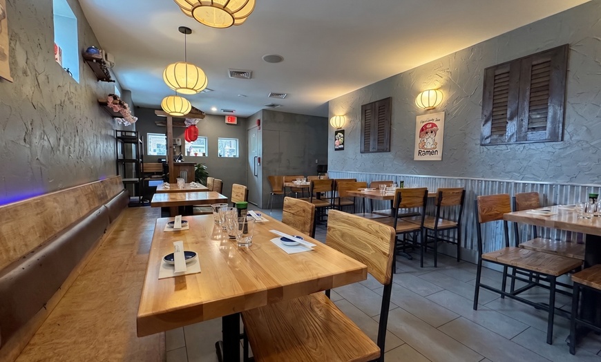 Image 4: Enjoy Kusshi Sushi at Georgetown - Glover Park