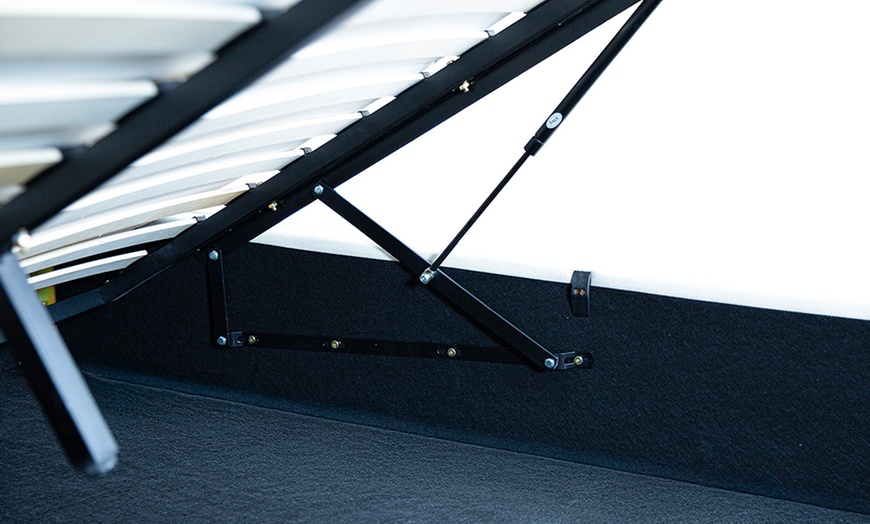 Image 5: Lit coffre Opéra en tissu beige avec tête de lit rembourrée