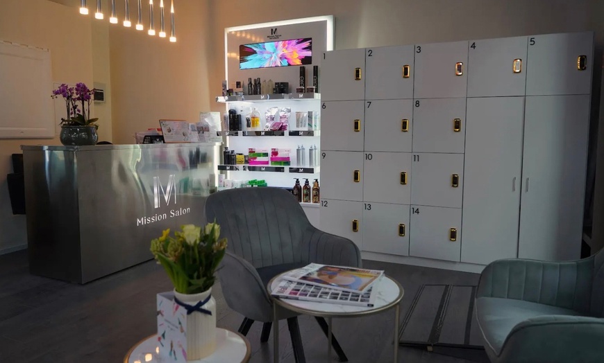 Image 2: Feel Refreshed with One or Three 60-Minute Aqua-Peel Facial Treatments