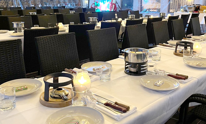 Image 16: Exklusives Fonduedinner mit Feuerzangenbowle und optionalem Käsefondue