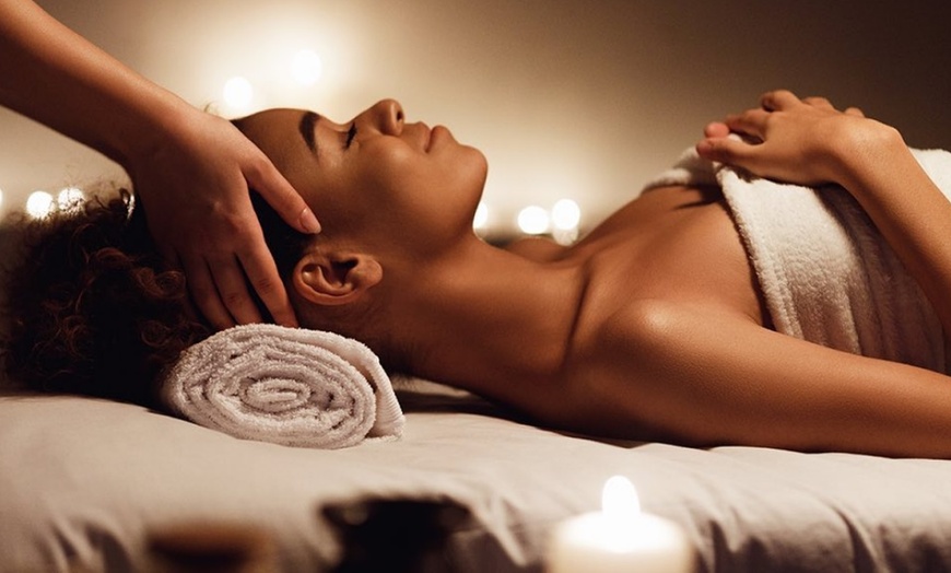 Image 5: 60 or 90-Minute Massage @ Waterfront Spa At Seaside Hotel Vancouver