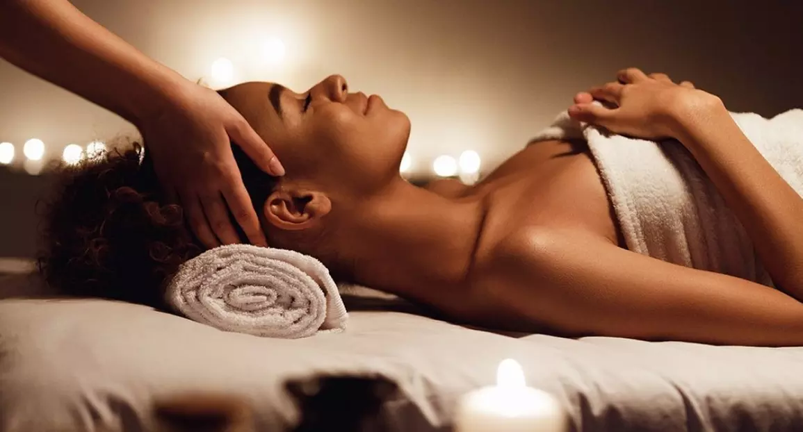 60 or 90-Minute Massage @ Waterfront Spa At Seaside Hotel Vancouver