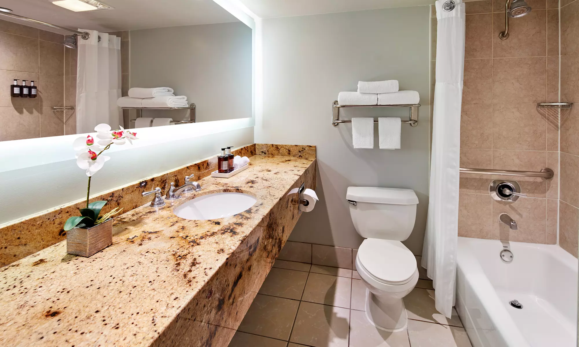 Members Only: Chic Boutique Hotel in West LA With Vintage Charm