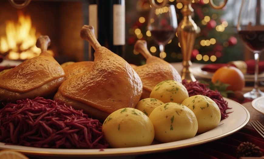 Image 2: Ente inkl. Rotkohl, Klöße und 1 Rotwein für 4 Personen