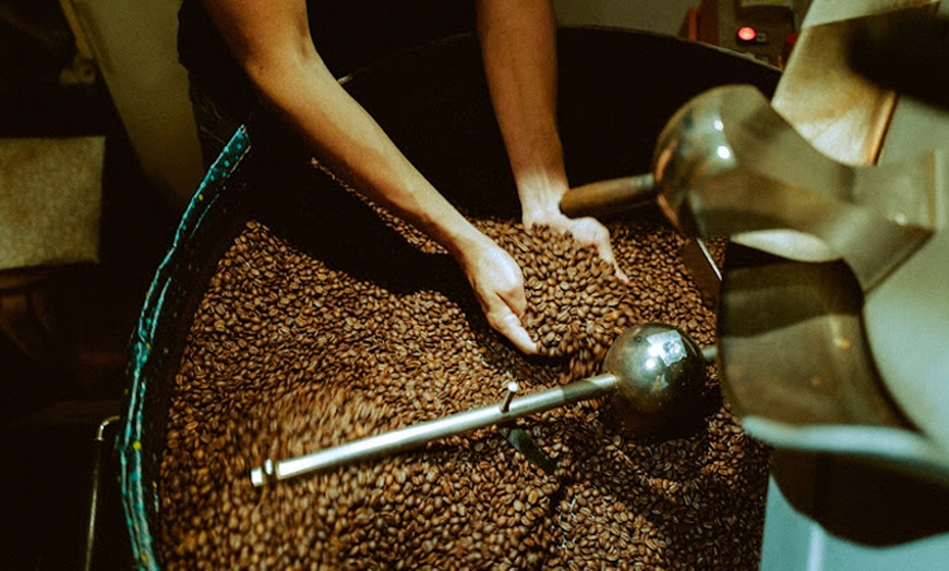 Image 6: Handgerösteter kolumbianischer Kaffee + Gebäck oder Snack nach Wahl