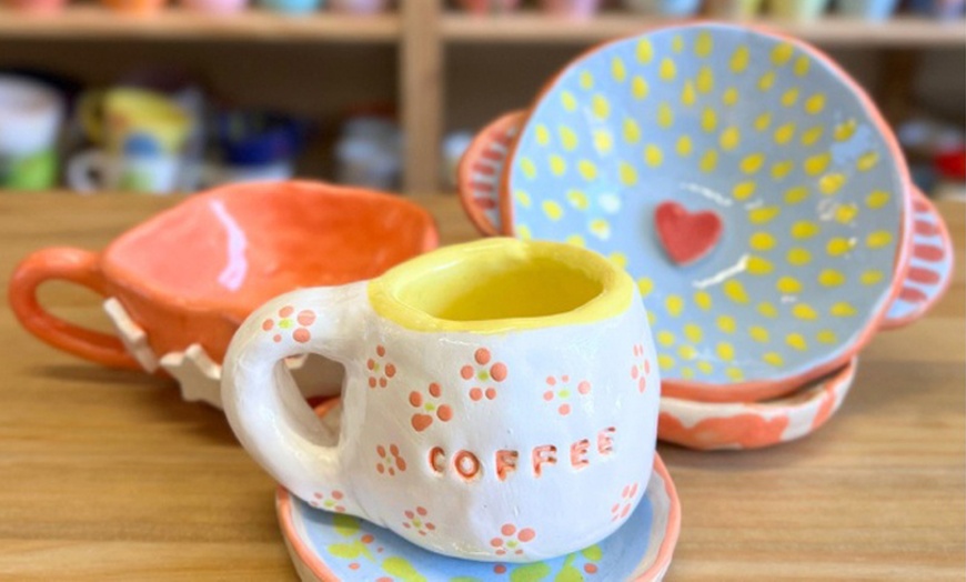 Image 7: Taller de pintura en cerámica con bebida para 1, 2 o 4 personas