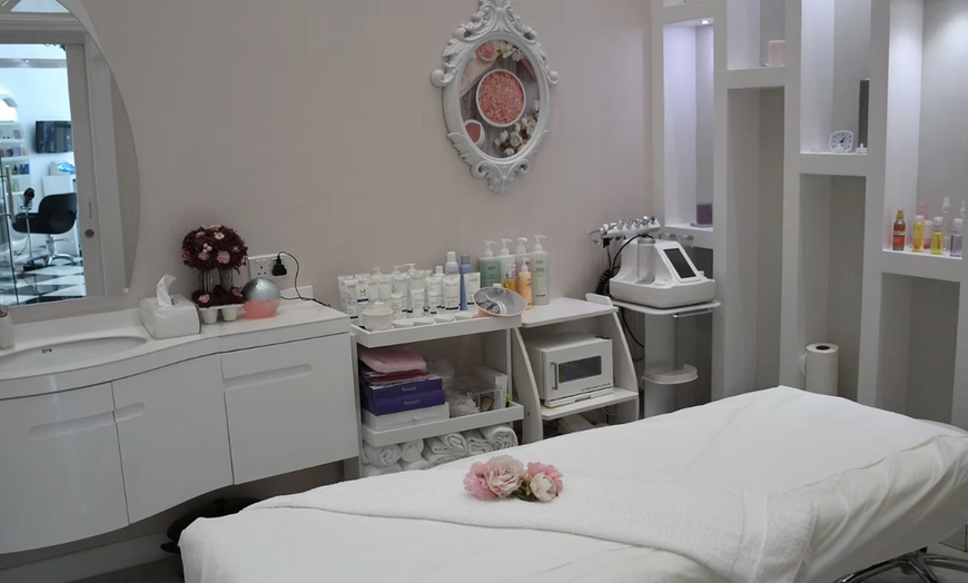 Image 2: Restore Youthful Skin on Brows, Face, Neck & Abdomen