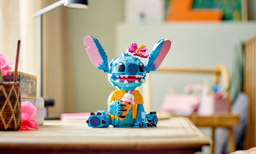 Image 3: Stitch-Inspired Building Block Kit