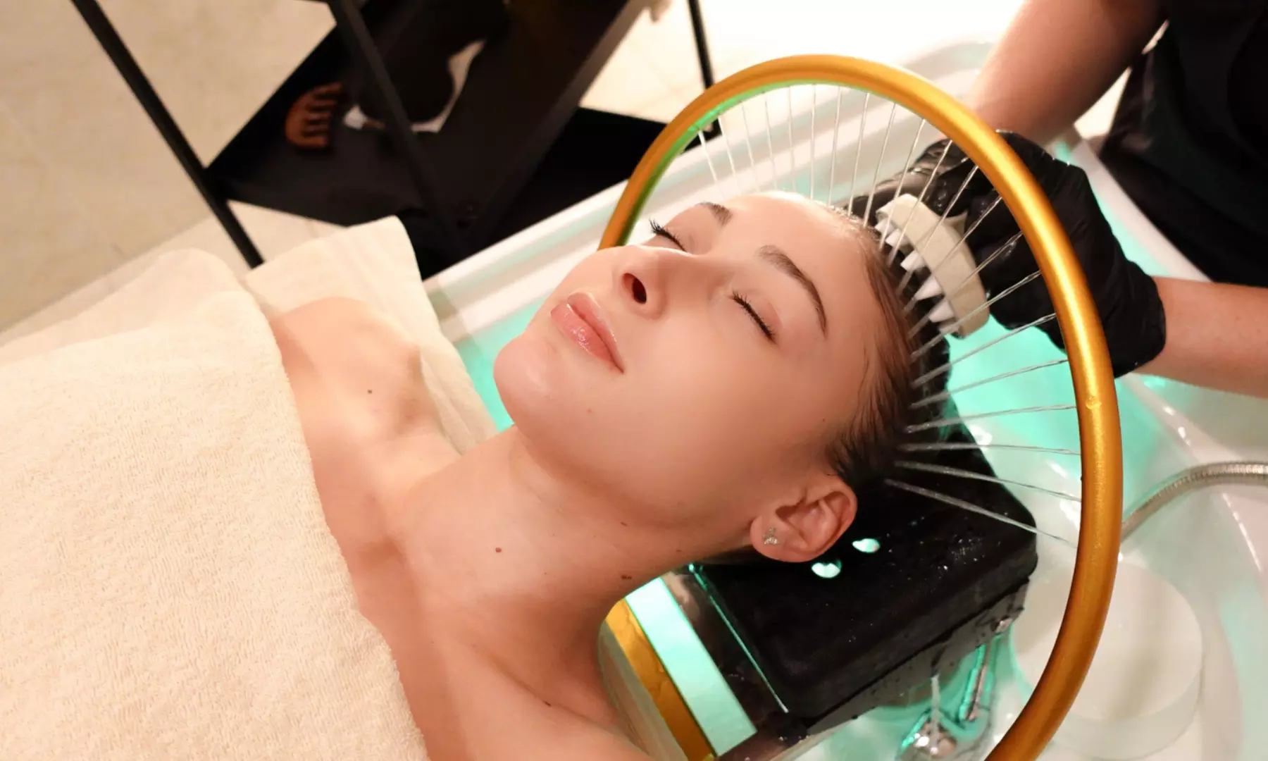 Luxury Japanese Head Spa with Optional Neck and Hand Massage
