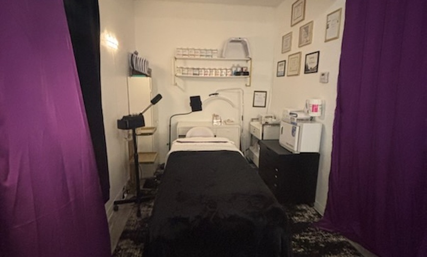 Image 5: Flawless Skin with 1, 2 or 3 Sessions Bikini Waxing 