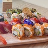 Image 2: Mix de 10, 24 o 30 piezas de sushi con bebida para 2 o más personas