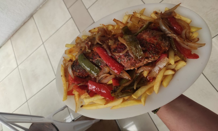 Image 5: Mariscada o bandeja de mejillones o marisco con botella de vino para 2