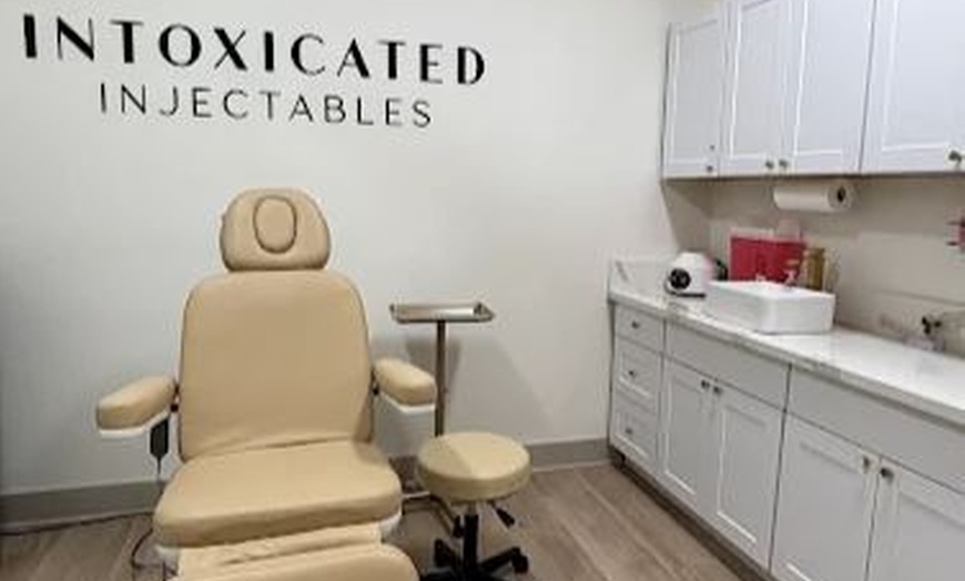 Image 5: Smooth Away Wrinkles with 20, 40 or 60 Units of Xeomin