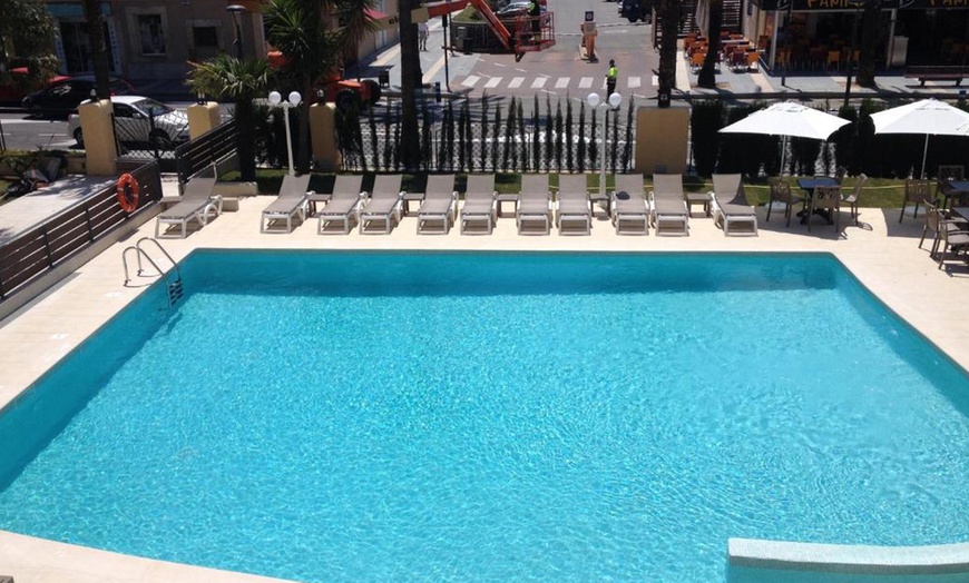 Image 10: Salou, près de la plage : chambre double avec demi-pension