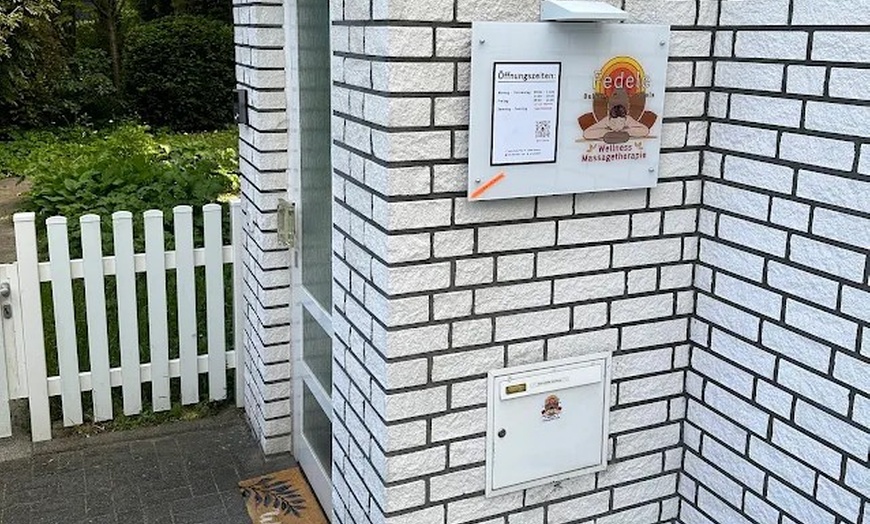 Image 2: 30 oder 45 Min. Aromaöl-Ganzkörpermassage mit Duftöl nach Wahl