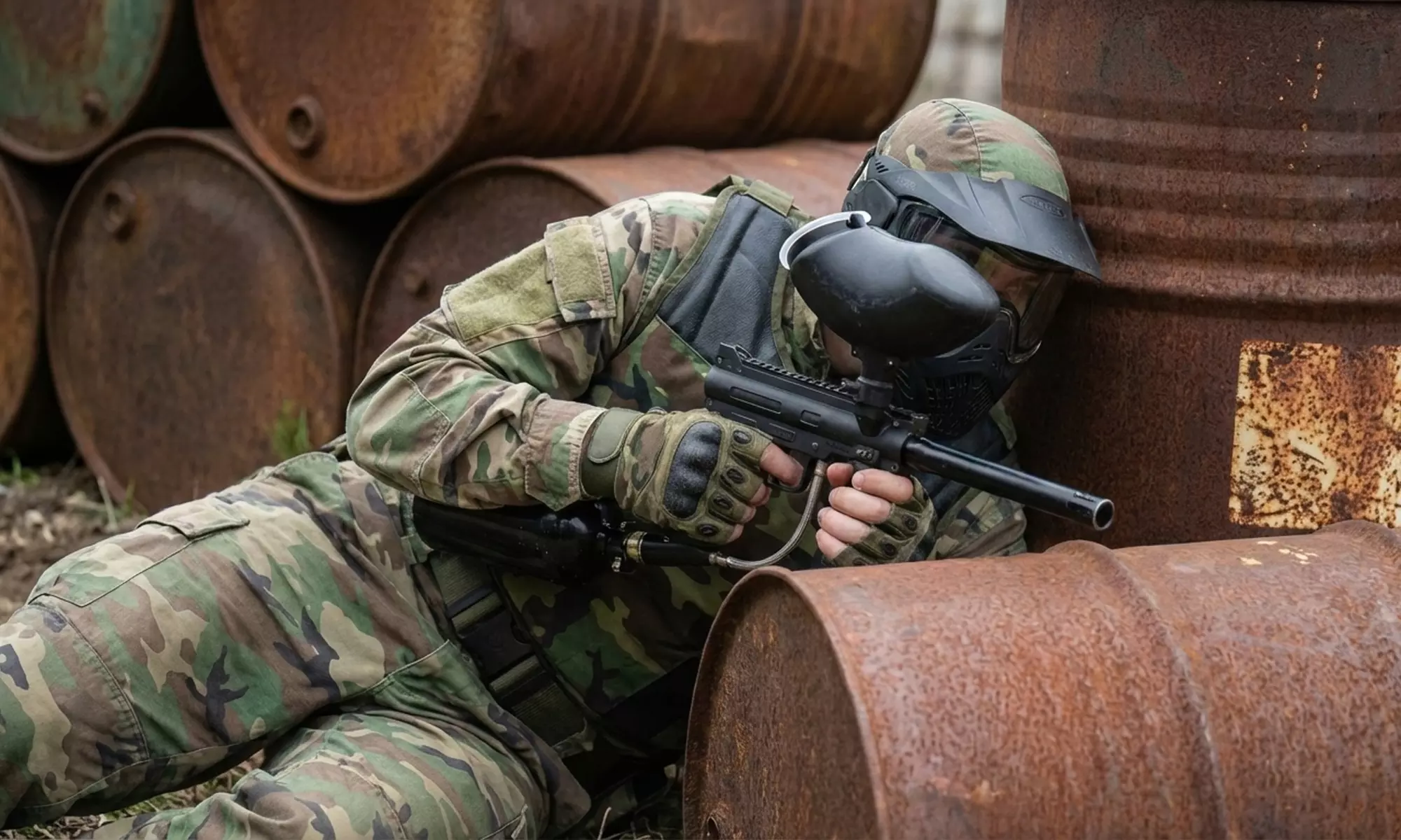 Paintball Party dla 10-18 osób: do 3000 kulek i wspólny grill po grze